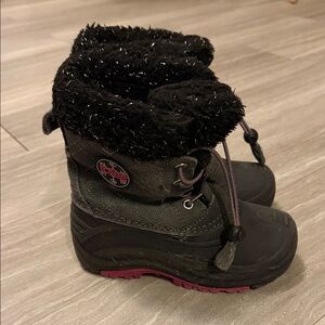 Totes Girls Black and Pink Winter Snow Boots